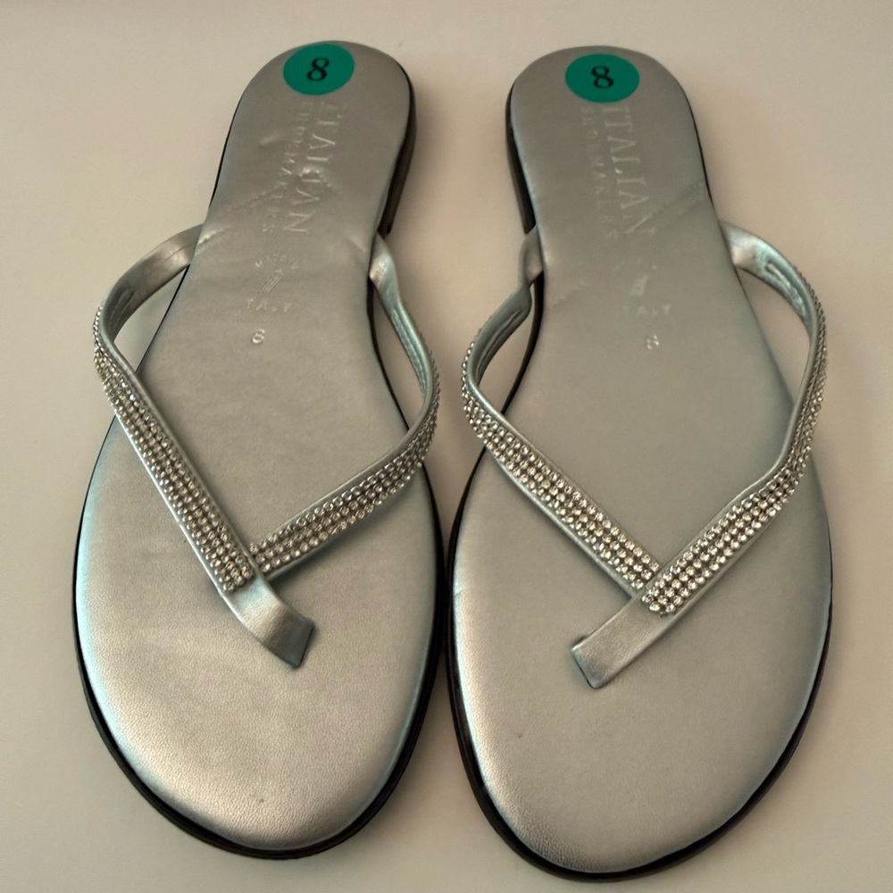 Italian Shoemakers Women's Silver Rhinestone Flip Flop Sandals Size 8 NEW